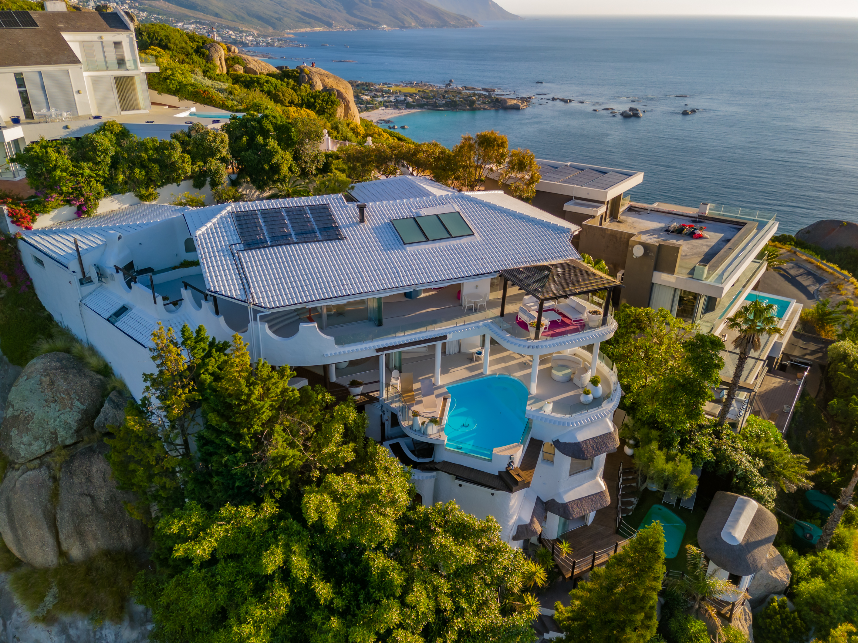 6 Bedroom Property for Sale in Bantry Bay Western Cape